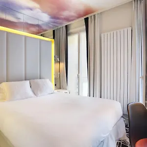 Nouvel Eiffel Hotel